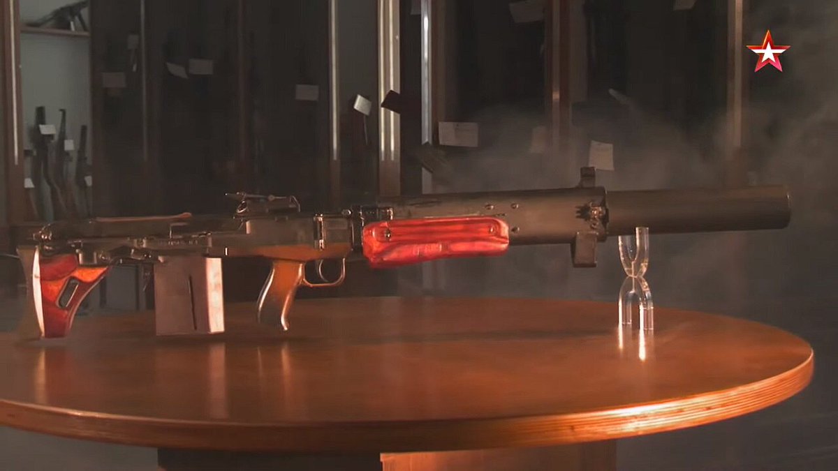 rosenritter1958's tweet image. Here are two spiritual predecessors to the Ash-12 and VSSK, by Adov. Before Vladimir Zlobin (of OG AK-12 fame) got his hands on the concept, Tula first tried out 12.7 projectiles in 20 gauge brass cases and 54r cases.

1/3