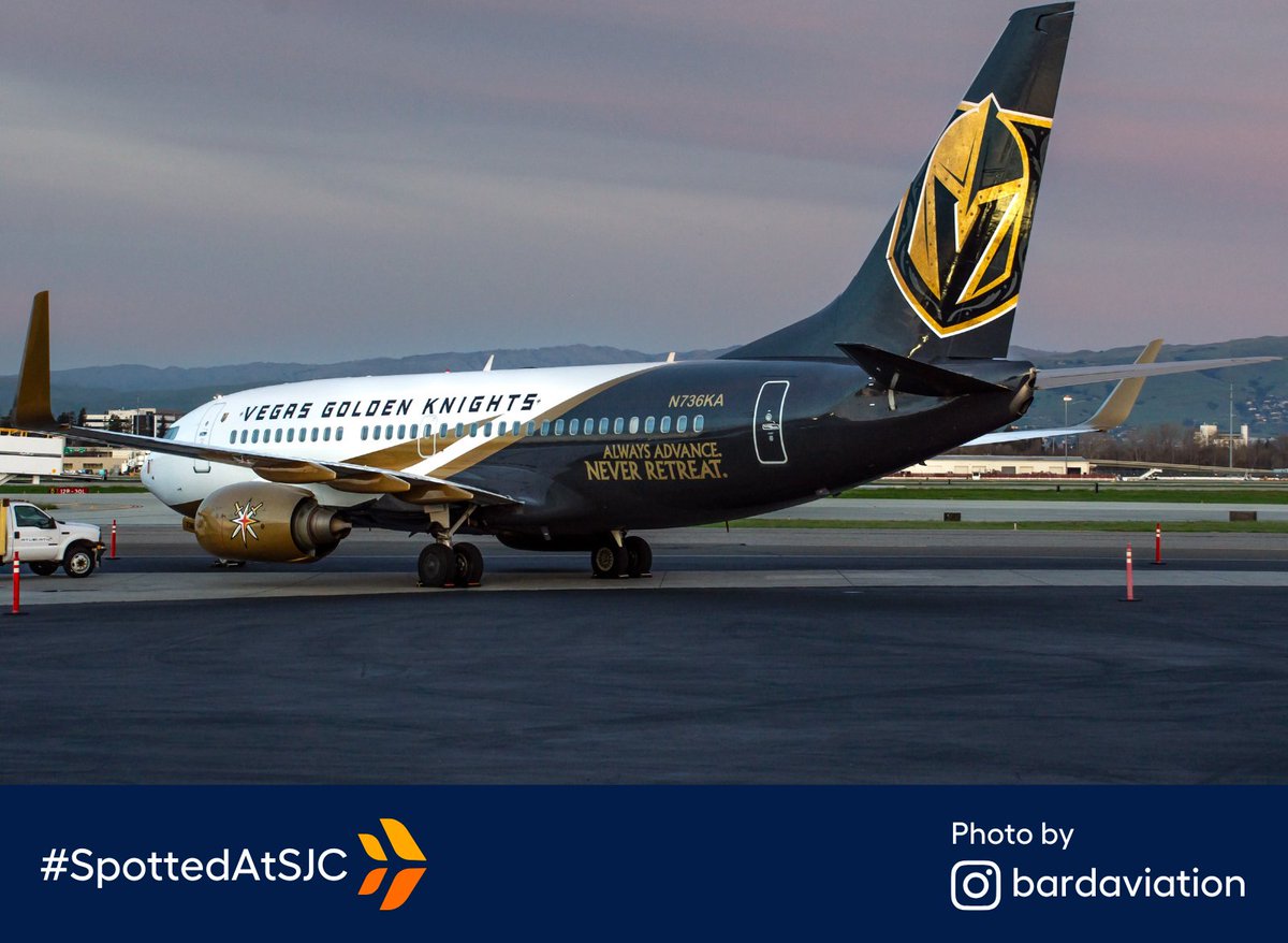 FlySJC's tweet photo. "DeBร TiRAR MรกS FOToS (de aviones)" -Bad Bunny on the airfield, probably #SpottedAtSJC https://t.co/jHGJABwCks