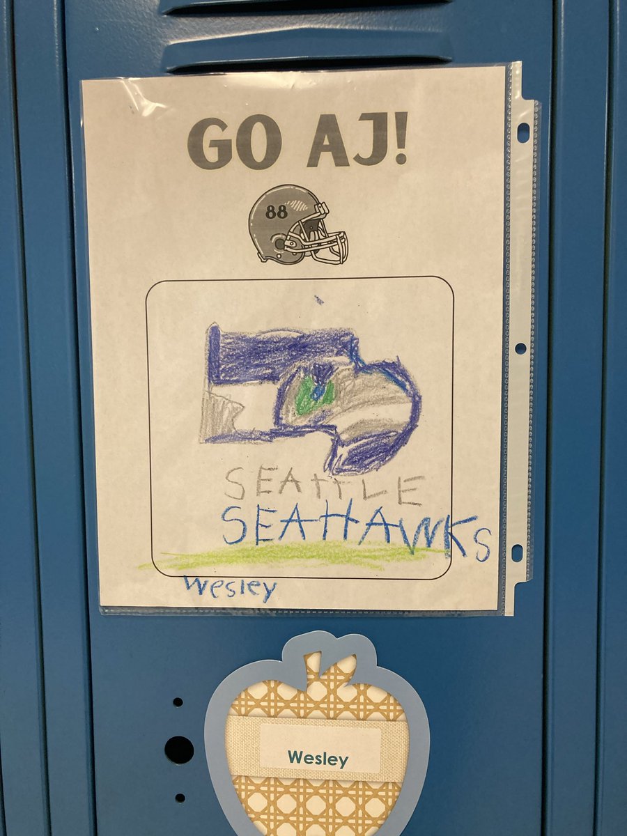 KatherineMcArt1's tweet photo. In 2009, I had a first grader who was a hard worker, kind friend to all and loved playing football at recess. Now, he’s going to the SUPERBOWL! AJ Barner, all of Aurora is cheering you on! Especially our class! #greenmenpride @_ajbarner_ https://t.co/90u1pQoXOf