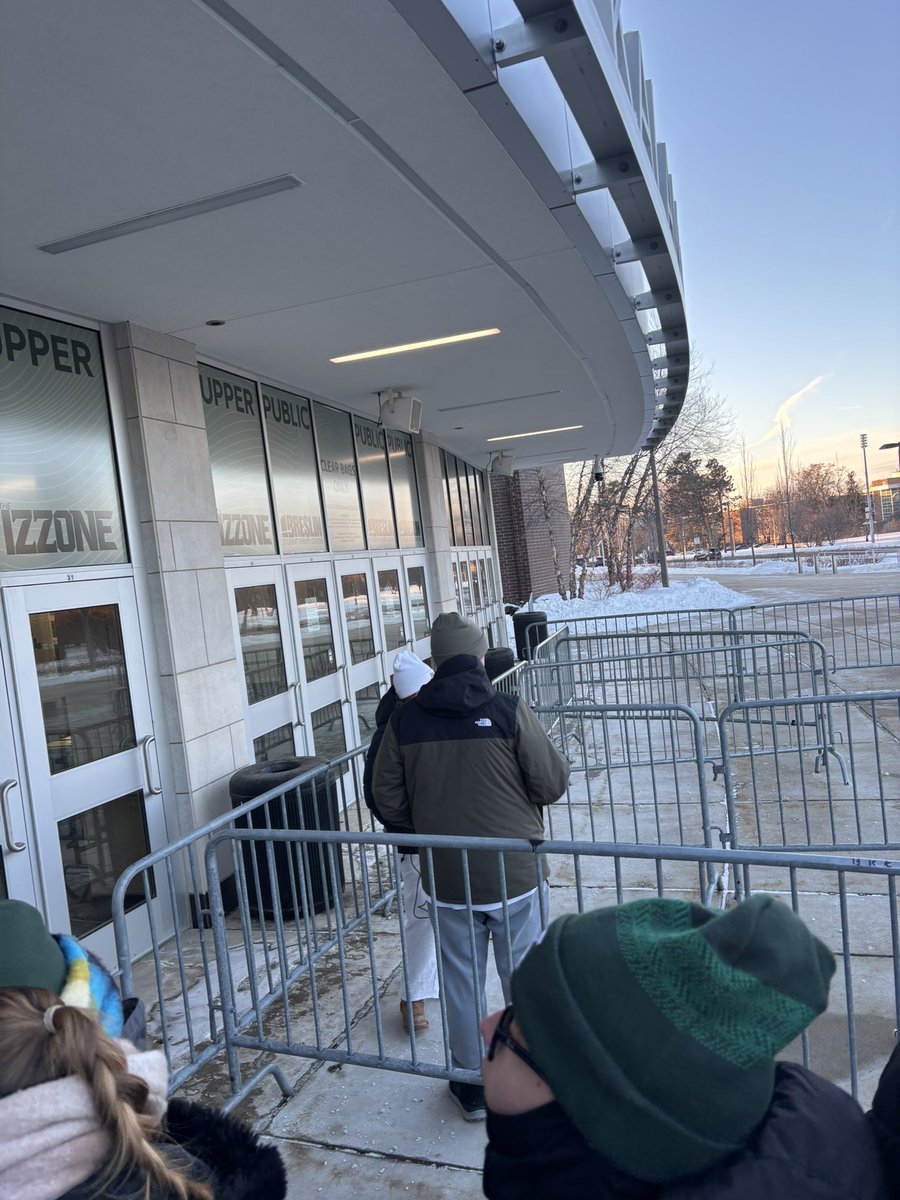 If you’re not here for upper, good luck finding a ticket.