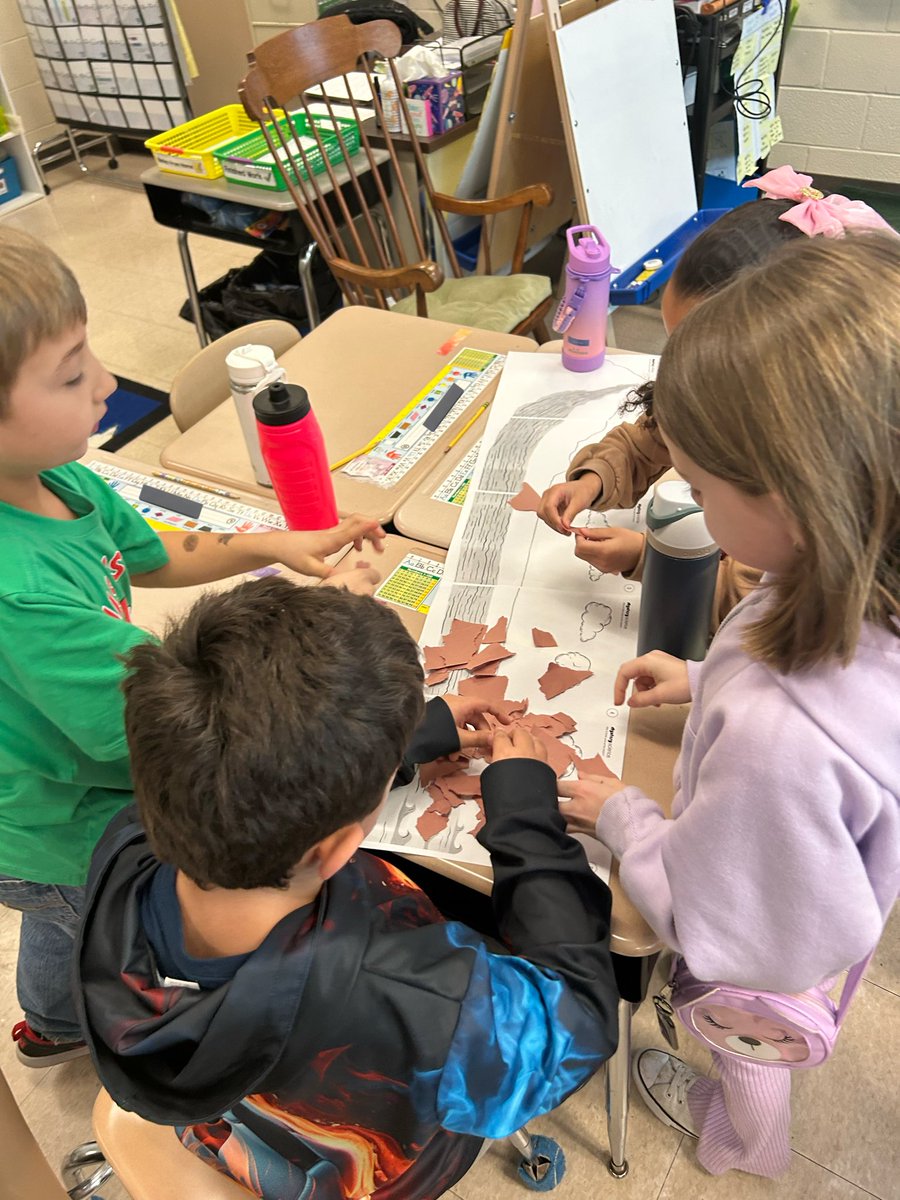 Ms. Kanaras tweet media