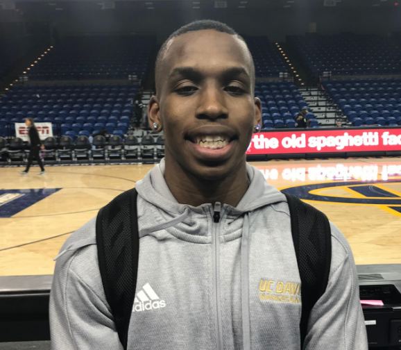 ZafeiReport's tweet photo. 🚨🚨BREAKING: TJ Shorts was set to return to Greece with his team after their game in Paris but has instead traveled to Tel Aviv, Israel, for a religious and cultural journey and a spiritual reset. https://t.co/3XZsQbtWF6