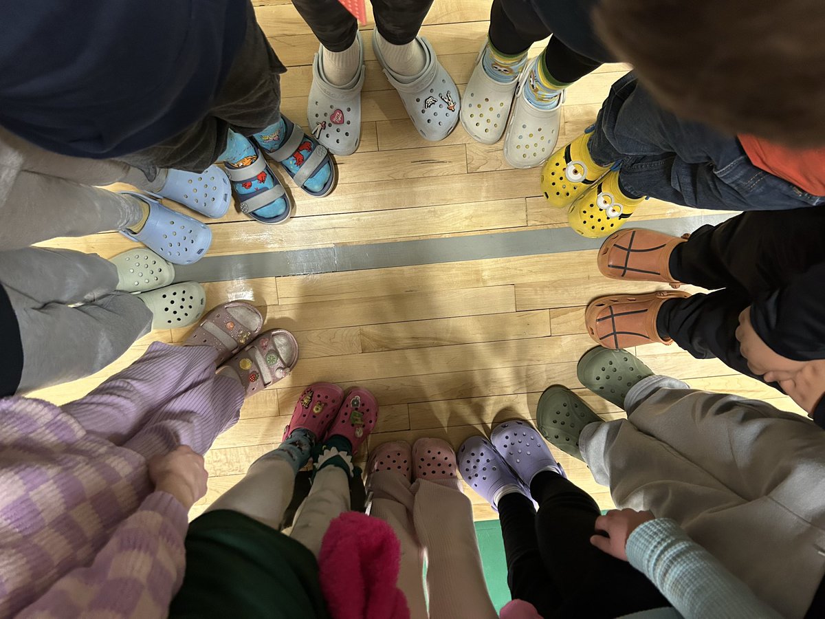 Ms. Kanaras tweet media