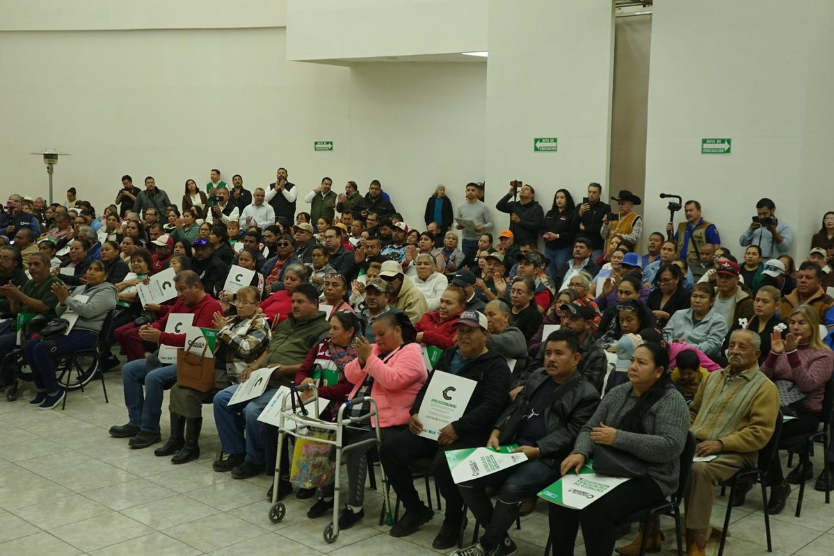 MejoraCoahuila's tweet image. En #Acuña entregamos escrituras a más de 300 familias, dando certeza y tranquilidad a su patrimonio.

#CoahuilaPaDelante #APasosDeGigante #MejoraEnTuColonia