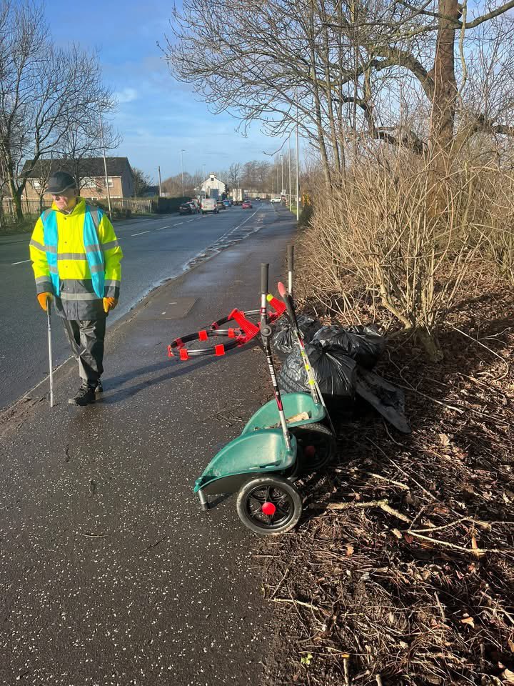 uddlitterpick's tweet image. Karen &amp;amp; Neil were out on Wednesday - Adhoc maintenance  pick

Old Edinburgh road at the fire station 

We did a deap clean of the undergrowth this time last year 

2025 13 bags 2026 3 bags

Much improved

Thanks also to NLC for the pick up 

#civicpride

#makingadifference