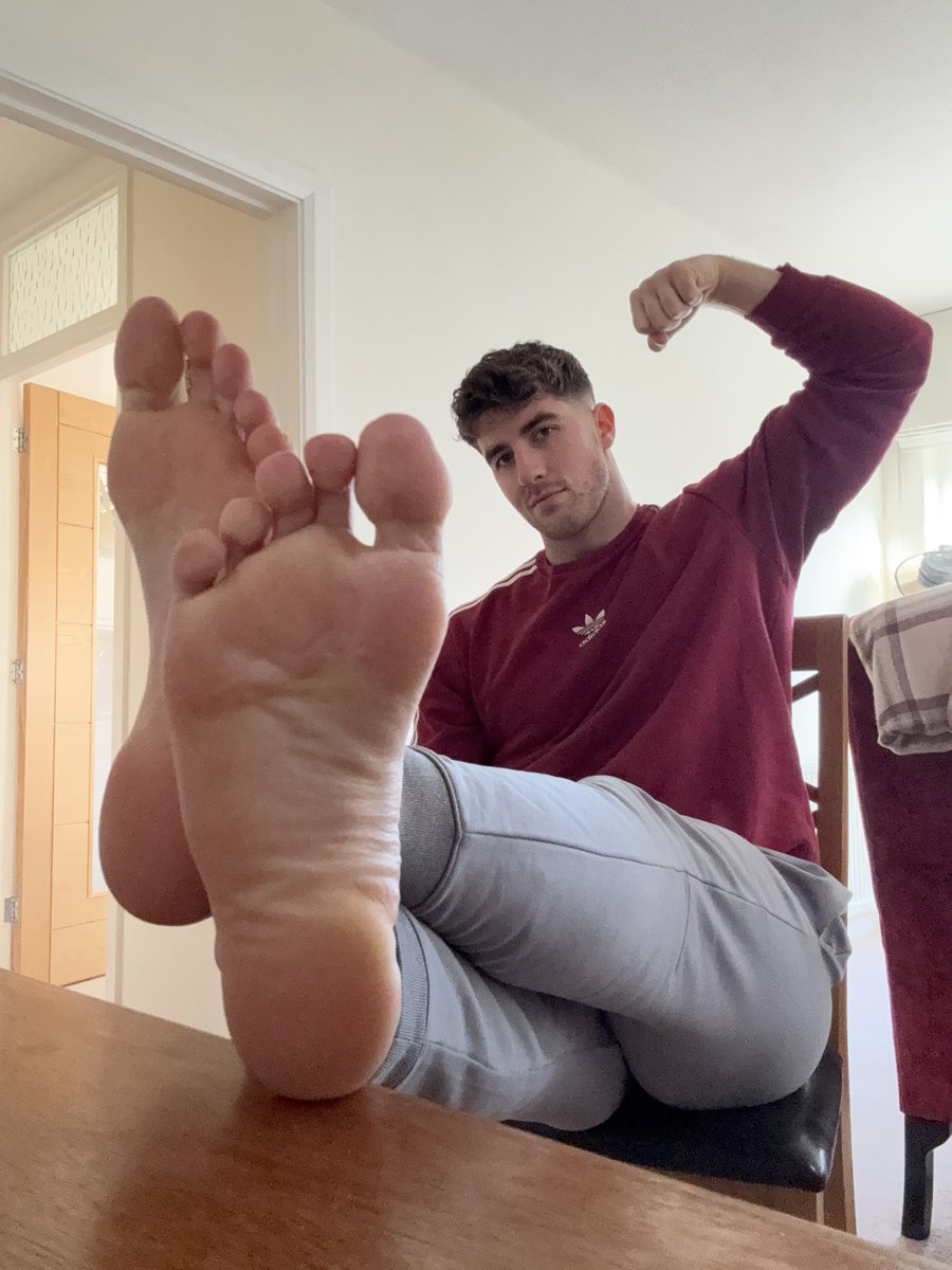 Get to work boys! A king needs his slaves 👑🤑💸