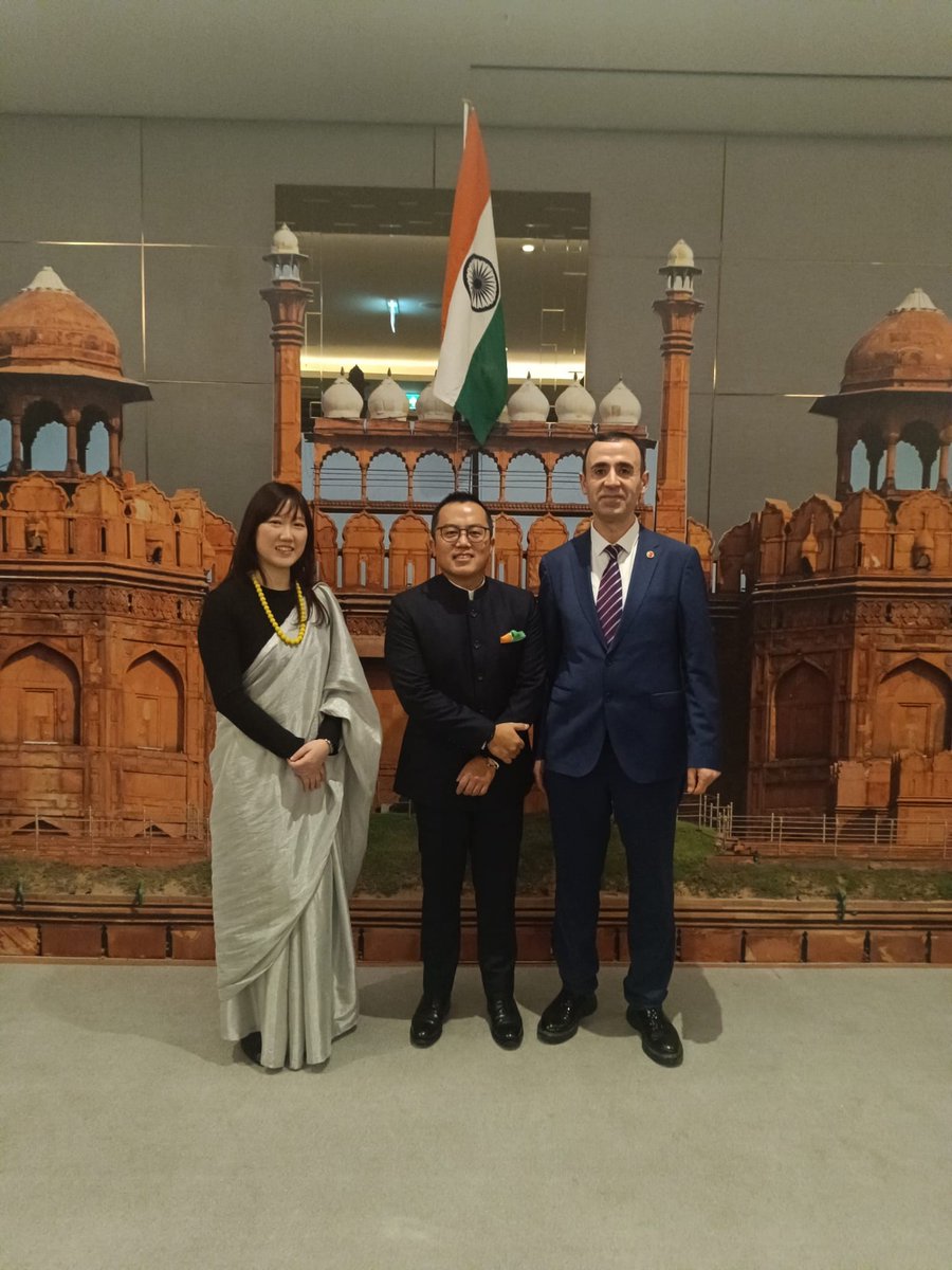 TÜYAFED Başkanı Mustafa Çalış,
Hindistan İstanbul Başkonsolosu Sayın Mr. Mijito Vinito ve eşi Mrs. Shin Jung Lee’nin özel daveti üzerine, Hindistan Cumhuriyeti’nin 77. Cumhuriyet Günü vesilesiyle düzenlenen resepsiyona katılım sağlamıştır.

#Tüyafed #Türkiye #Hindistan