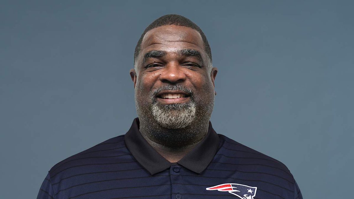 ZachGatsby's tweet image. 🚨BREAKING: In September, #Patriots defensive coordinator Terrell Williams was diagnosed with an aggressive form of prostate cancer that had already metastasized to his collarbone.

Today, he is officially cancer-free. What an incredible battle and victory. #NEPats