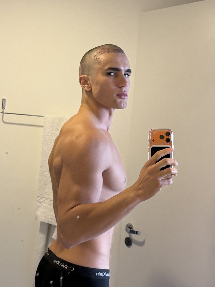 Tinha 19 a poucos meses atrás e agora pareço ter 30 anos 💔😭😂