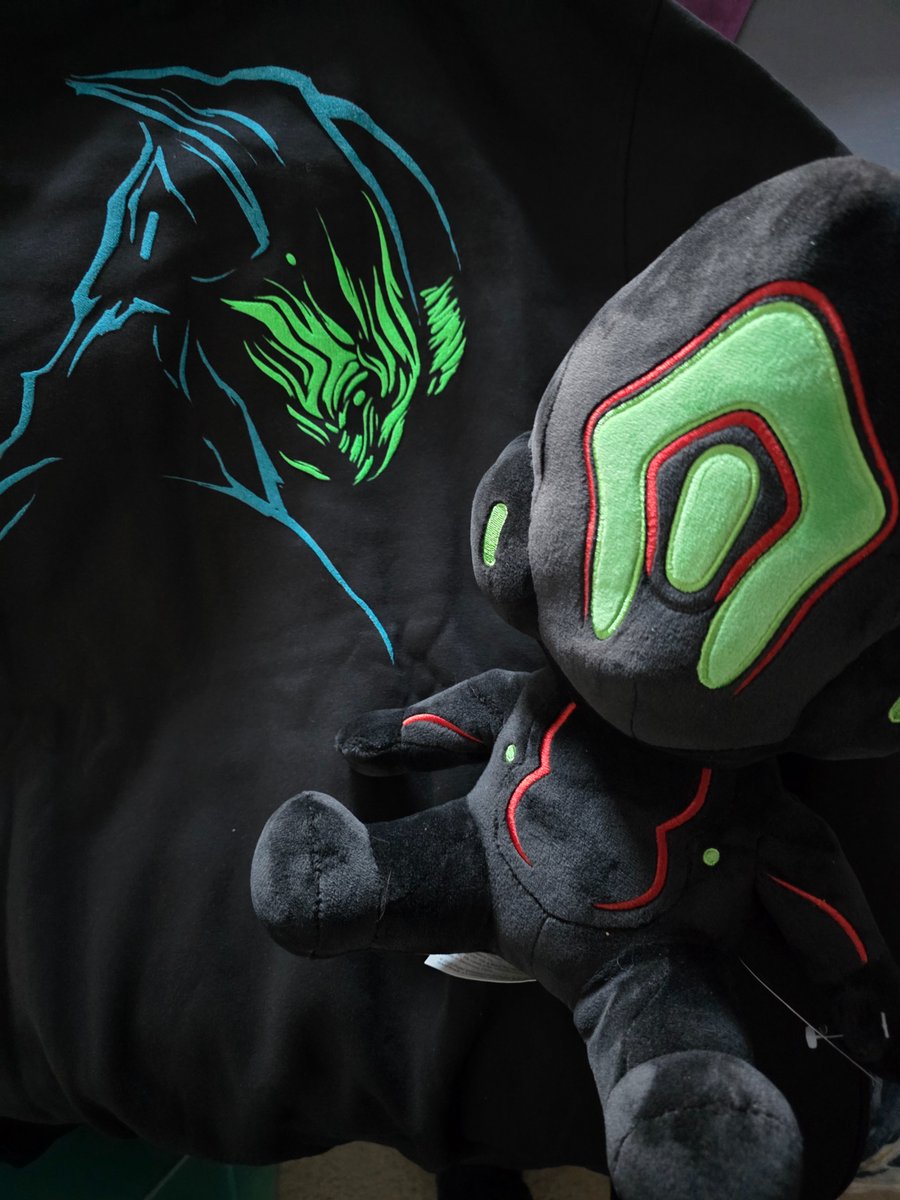 !!!! Another new friend! New friend to go with Porcini (my sprodling floof!)  Protector is sooooo soft!! #warframe