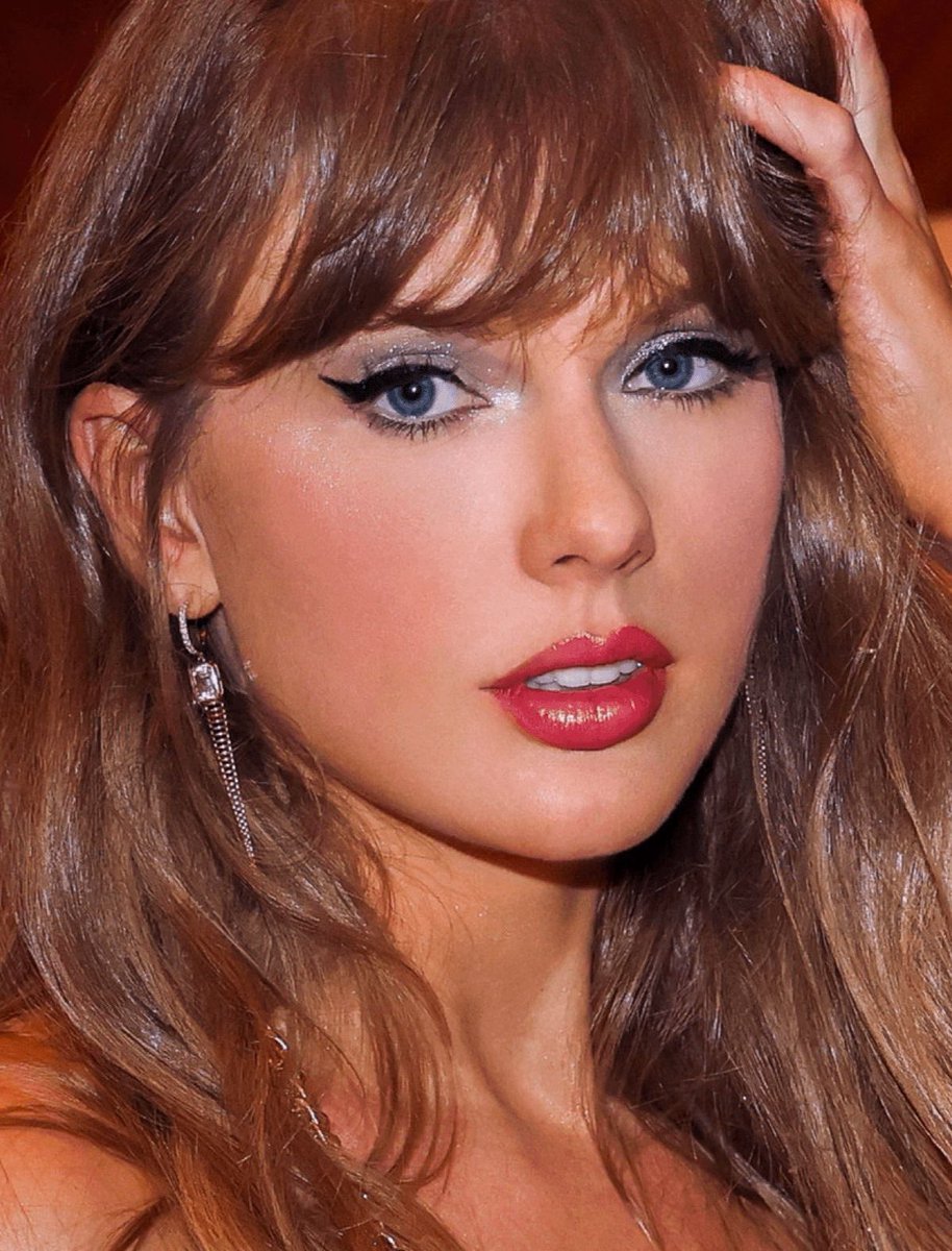 LissySwift13's tweet photo. even she's 36 now https://t.co/JV6Vx6heXd