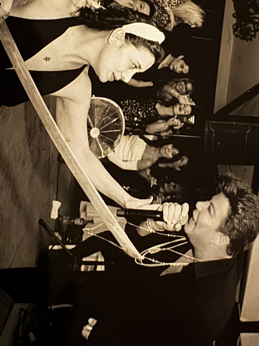 Soldu tüm renkli anılar! Ailesi ve sevenlerine en çok <a href="/mertsiliv/">mert siliv</a> ‘e sabır diliyorum. Mekanın cennet olsun Fatih.Seni tanıyan herkes o güzel kalbini bilirdi. Cenazesi, 1 Şubat Pazar Levent Barbaros Hayrettin camisinde. İkindi  namazına müteakip uğurlanacaktır. #fatihürek