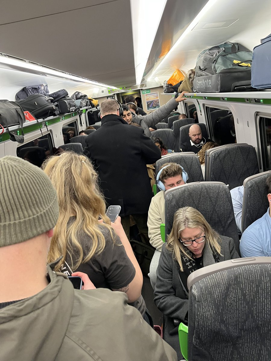 Mika + Linda Pariser tweet media