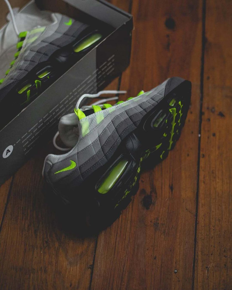 JustFreshKicks tweet media