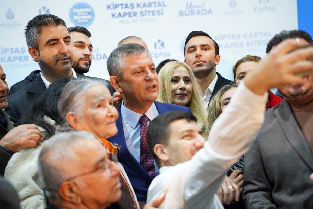 Cumhuriyet Halk Partisi Genel Başkanımız Sayın Özgür Özel’in katılımıyla gerçekleştirilen, İstanbul Büyükşehir Belediyesi KİPTAŞ Kartal KAPER Sitesi Anahtar Teslim Töreni’ne katılım sağladık.
#Chp
#ÖzgürÖzel
#Ekremİmamoğlu