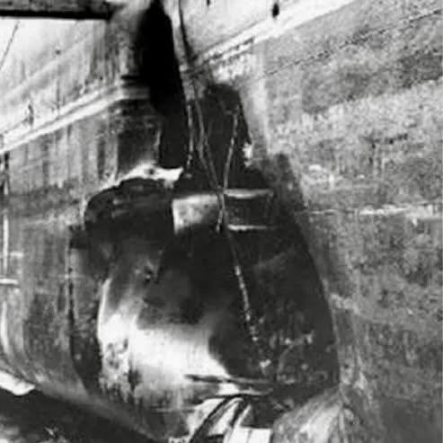 usslibertyvets's tweet image. This image shows the gaping hole torn into the USS Liberty by a torpedo on June 8, 1967—the single deadliest blow of the attack. The explosion ripped through the ship’s hull, instantly killing 25 American sailors and Marines in one compartment and flooding the spaces below.
This…