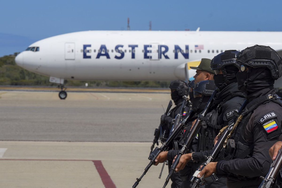 #Hoy 30 de Enero 2026, llegó el vuelo 105, proveniente de Arizona, EEUU con 309 compatriotas 266 hombres, 37 mujeres, 2 niños y 4 niñas, todos listos para comenzar una nueva etapa en su amada patria 🇻🇪👉🏻✌🏻
#bbvipks4 #النصر_الخلود #Silver #GOLD #ปอนด์ภูวินทร์ #BBMzansiS6