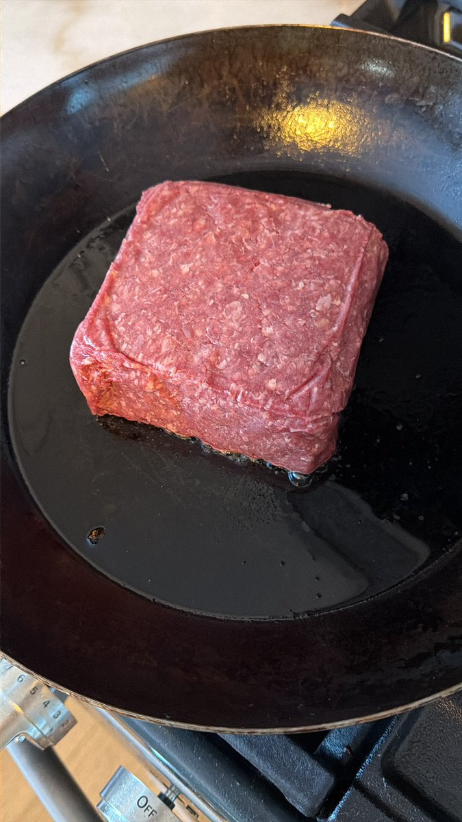 Aaron Le tweet media