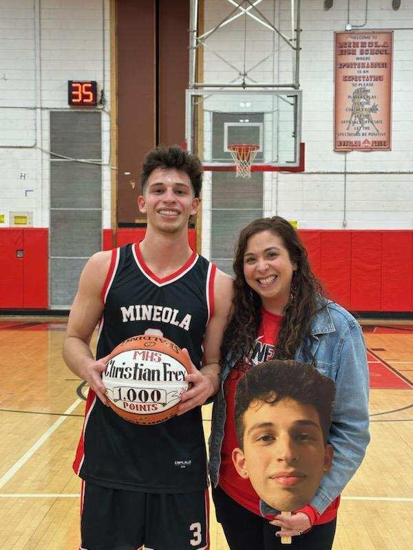 Mineola UFSD tweet media