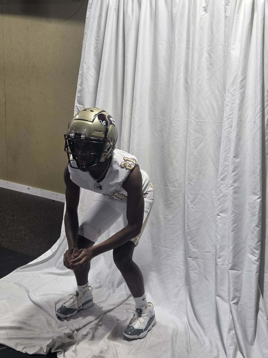 Desmond18518390's tweet photo. Had a great time at Erskine felt very welcomed, and would very much consider their program
@Coach_Norris103 @icoachfb @shapboyd26 @mmathis5757 @CoachDHop_24 https://t.co/T7YszaXxNG