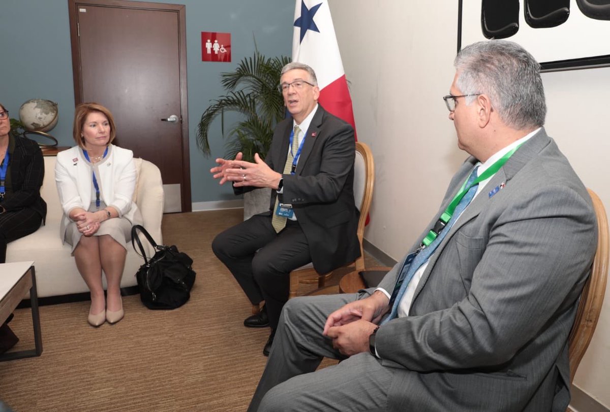 *Carnegie Mellon University mira con interés hacia Panamá para establecer un campus*

Esta semana participamos en una reunión con altos directivos de la Carnegie Mellon University (CMU), quienes expresaron al Gobierno Nacional su interés de establecer en Panamá un campus