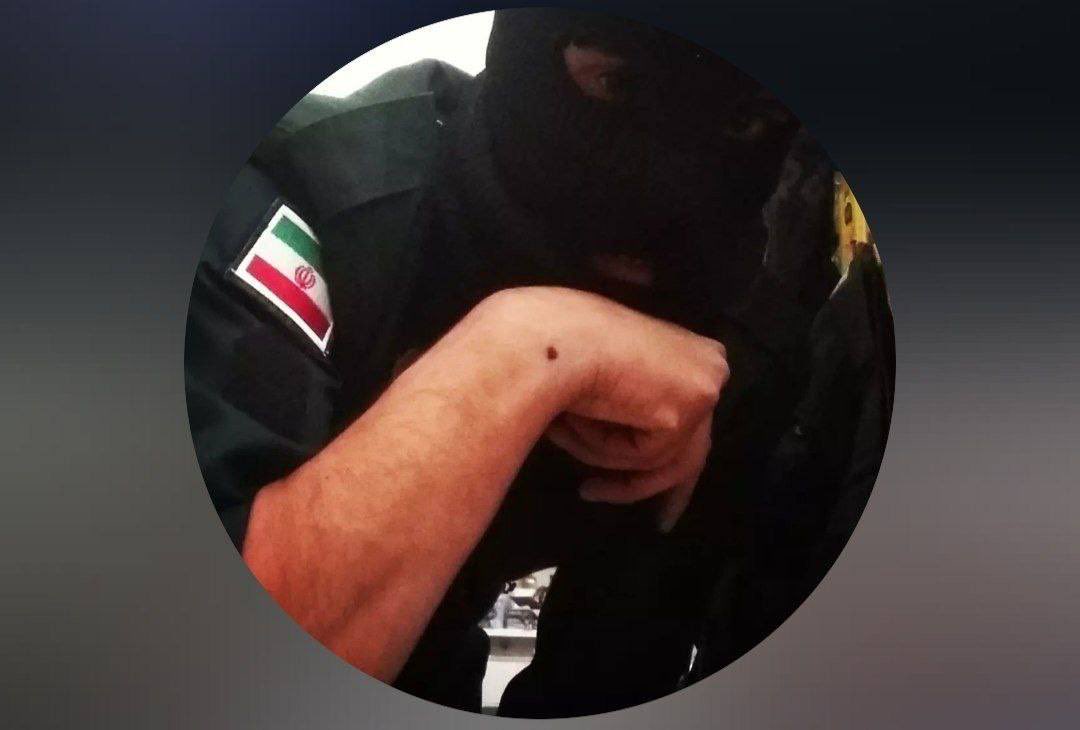 FuckedupRainMan's tweet image. مزدور قاتل تک تیرانداز که به خیای از بچه‌هامون شلیک کرده و میگن حتی با سنگ هم بچه هامونو کشته
نام: یاسر لفوتی  
ساکن رویتای کینچاه
توی روستا کینچاه آستانه اشرفیه سوپر مارکت داره
هم خودش هم بابای حرومزادش بسیجی سپاهین
شماره تماس:
 09112412805
لطفا تا می‌تونید ریتوییت کنید