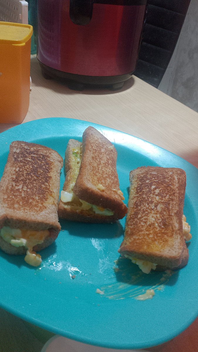 Daily Deli tweet media