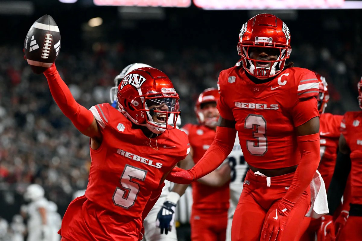 LG_Blount_Jr's tweet image. After a great conversation with @Da_DREAM47 I am blessed to receive a offer from the University of Las Vegas #agtg @coachJArtis @LG_Blount @CoachJonRoberts
