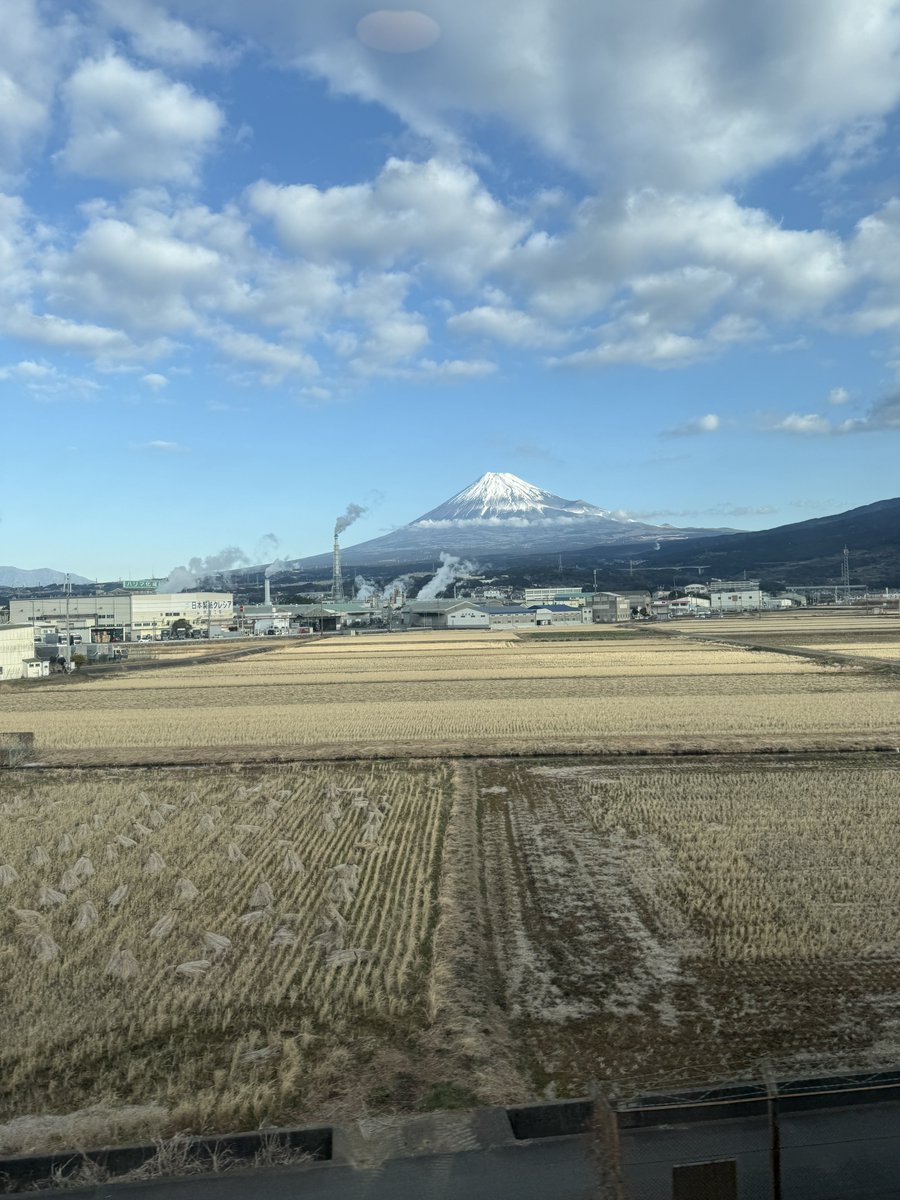 今日も富士山🗻は雄大です。