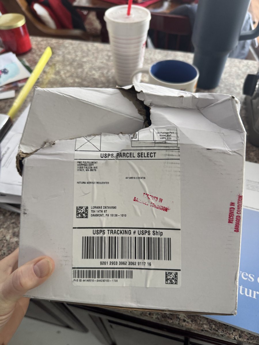 TeamZFactor's tweet image. After making lots of @ChexCereal Chex mix at Xmas was disappointed in the “free tin” I received today.