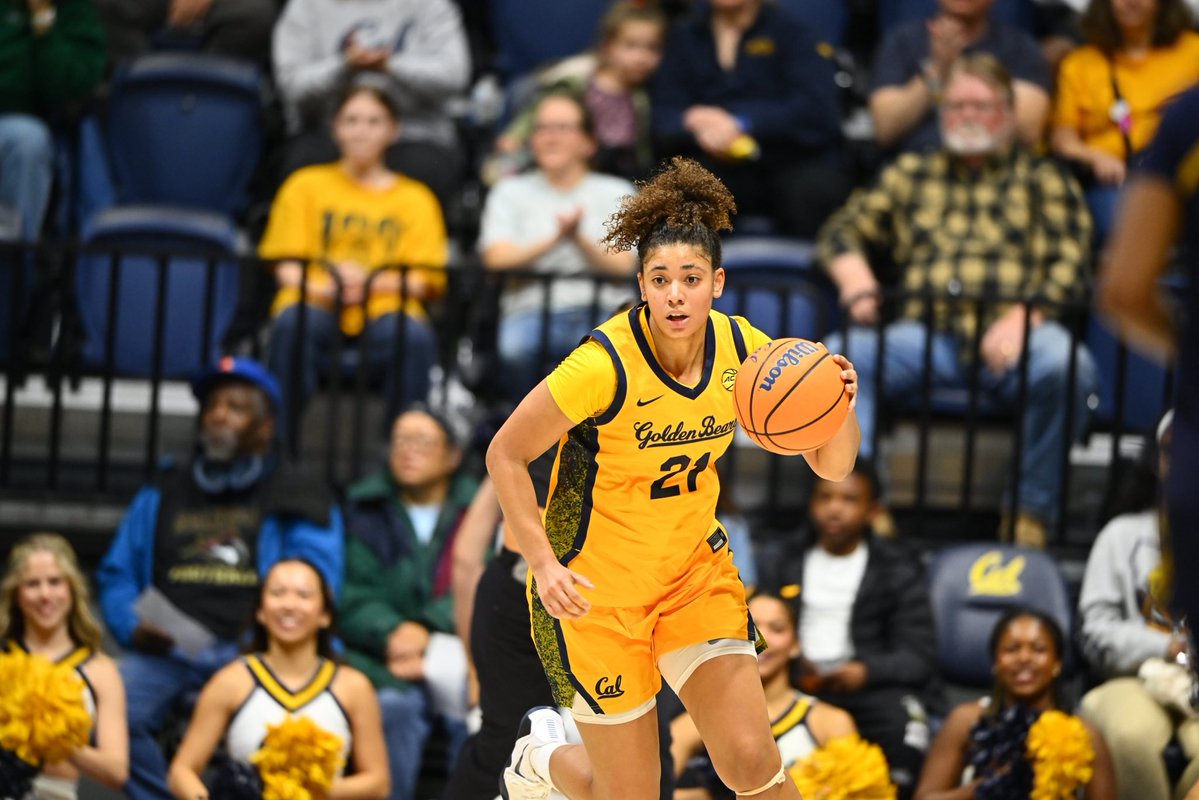 CalAthletics's tweet image. Incredible win last night in Haas! Let’s run it back on Sunday, February 1 for our @calwbball game against #7 Louisville! 
🤩$7 Youth Day tickets
🐻1,000 Bears Bash rally towels
👕TOGETHXR x Cal collab shirts for the first 200 fans
As @21charmin says, Bring a Freakin’ Friend!