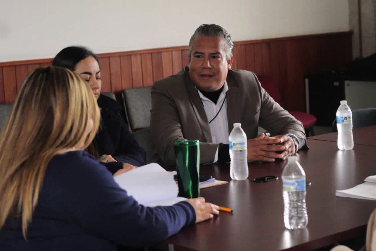 La Presidenta del Patronato del <a href="/DIFVer/">DIF Mpio Veracruz</a>, Daniela Lily Hernández, se reunió con la diputada Astrid Sánchez Moguel para gestionar beneficios para la población vulnerable de nuestra Ciudad. 🏥💙