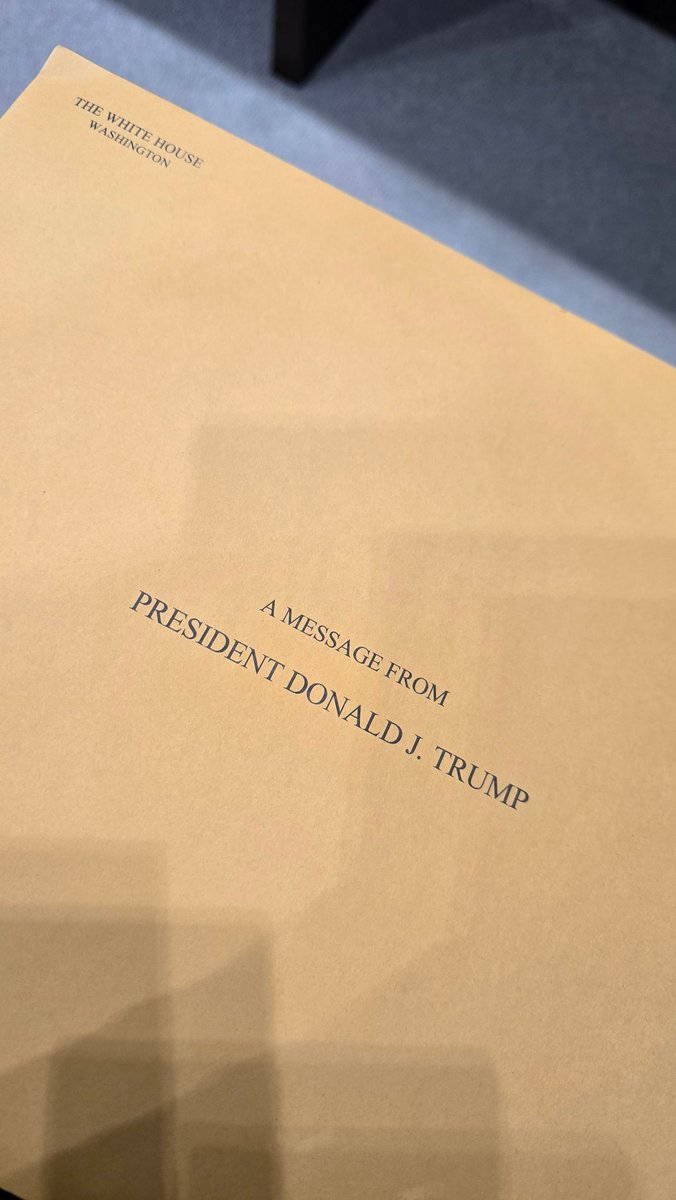 sellingwinnipeg's tweet photo. I became a US CITIZEN today 🇺🇲✨️
What a great day!
@realDonaldTrump @JDVance #Oklahomagirl https://t.co/VGQGJGi21R