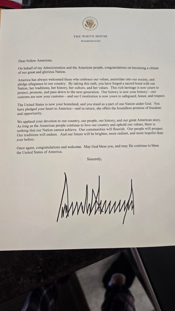 sellingwinnipeg's tweet photo. I became a US CITIZEN today 🇺🇲✨️
What a great day!
@realDonaldTrump @JDVance #Oklahomagirl https://t.co/VGQGJGi21R