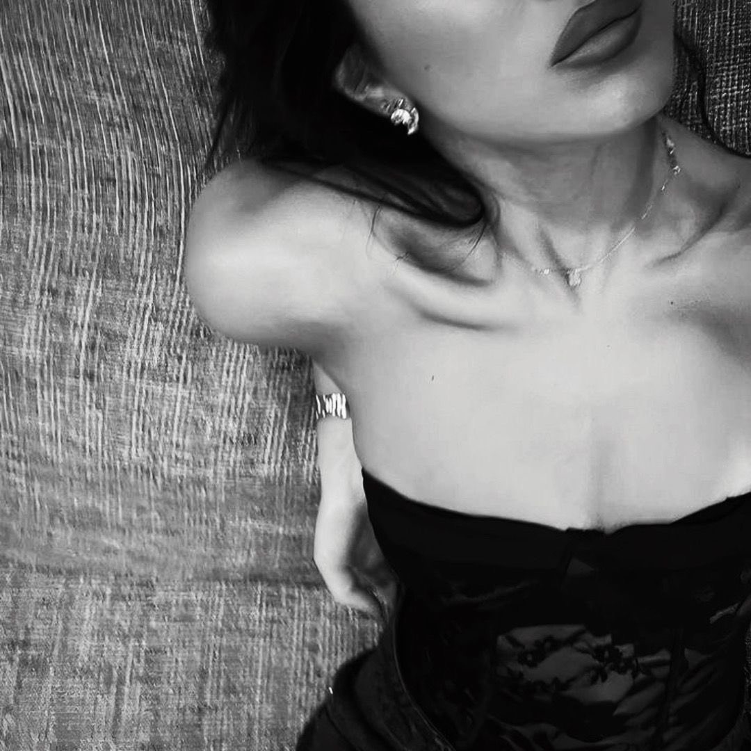 korku, kalbimin tabutu olabilecekken ben onu gücümün sığınağı yaptım.
bir avcıya yenilmemenin tek yolu, av gibi davranmaktır.
bir avın en güçlü olduğu an, en korktuğu andır. 
#duzah #bengielem