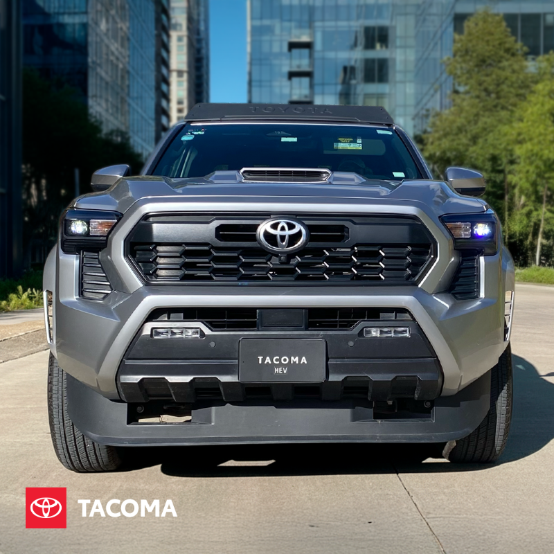 ToyotaMex's tweet photo. Diseñada para no pasar desapercibida. Tacoma es más que una pick-up, es un estilo de vida.