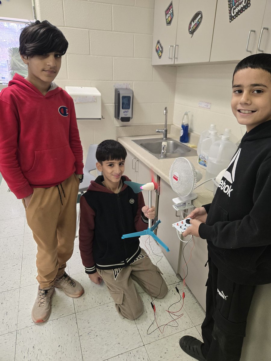 Rebecca Ross tweet media