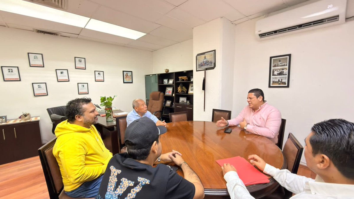 La #PrepaPRI sigue dando resultados en #Chiapas. Entregamos certificados de #Bachillerato a egresados que demostraron que nunca es tarde para cumplir sus metas. 

¡Enhorabuena ! 🎓 #HagamosloJuntos