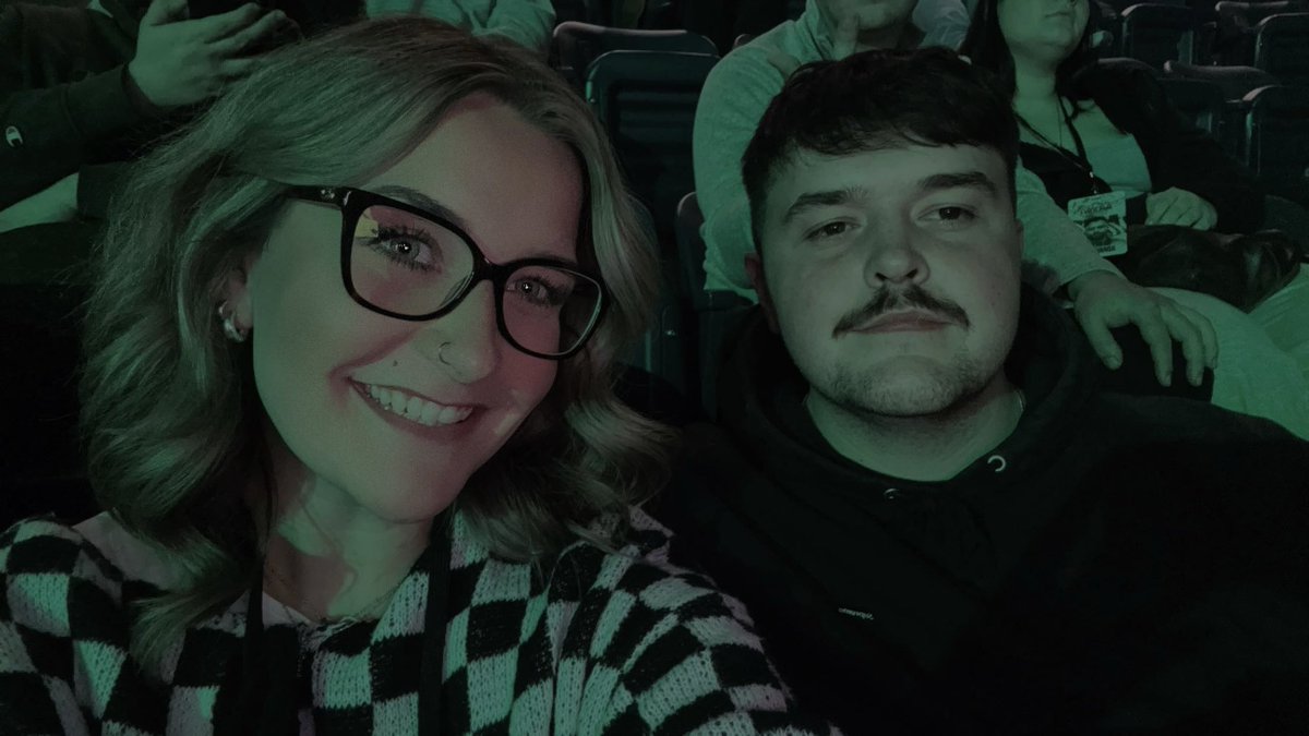 MissAbsurd tweet media