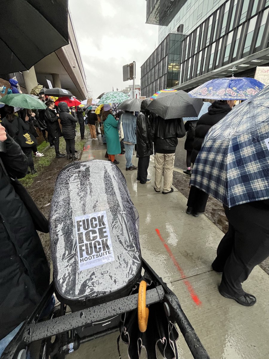 MarkKersten's tweet image. ICE out of Canada! 

We’re here raining on @hootsuite’s parade and sending a simple message: People before profits.