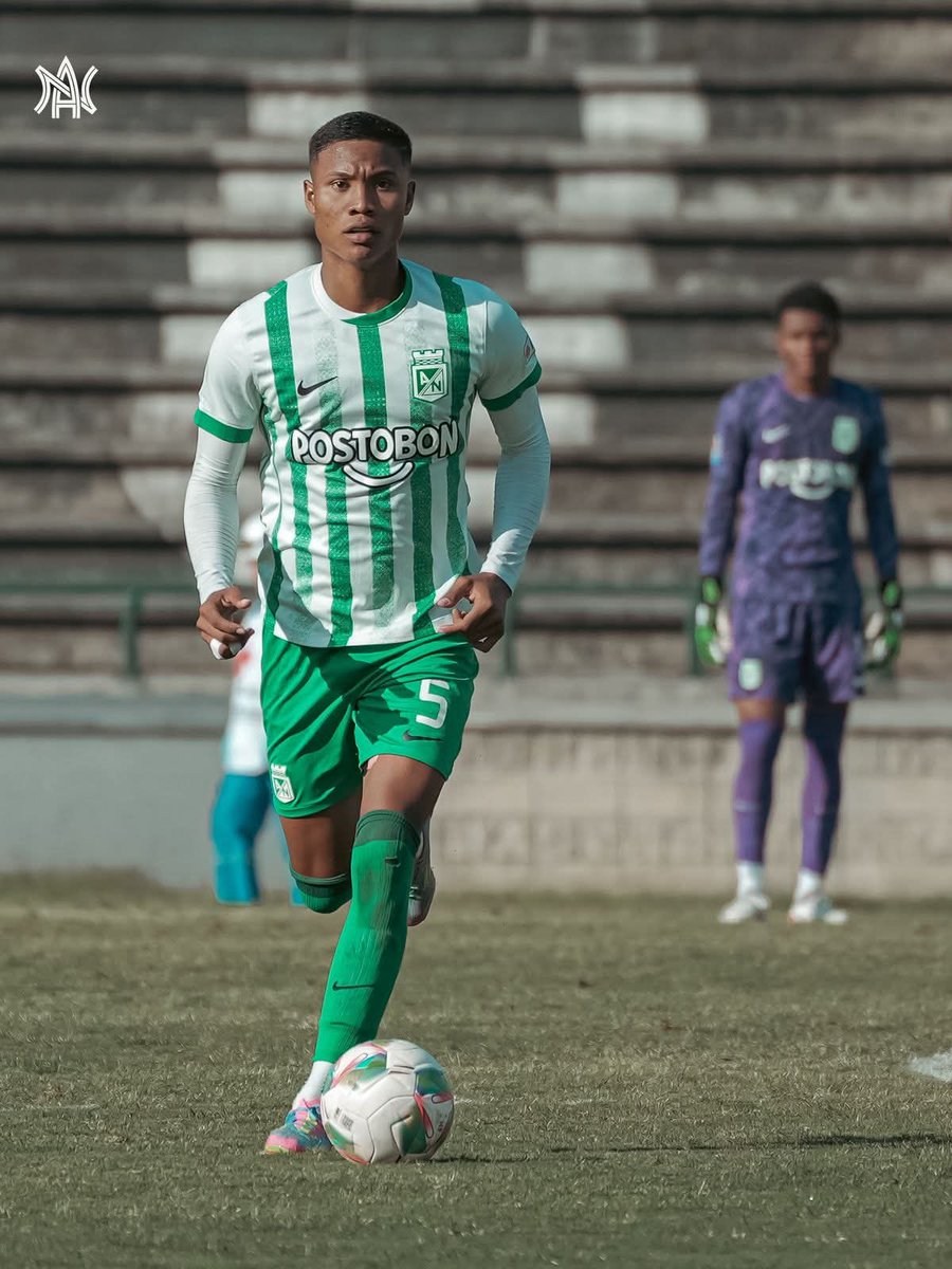 Aquí confiamos en el canterano Fabio Martínez, 19 años, 1.95 cm 📌
Buen defensor con perfil Derecho, llegó el momento de asumir la responsabilidad tras la salida de Juan José Arias y Royer Caicedo al fútbol Internacional ✍🏻

<a href="/naloficialfor/">Atlético Nacional Formativo</a> 🟢