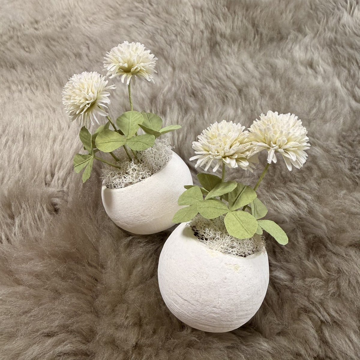 dela_freie's tweet image. 【ドルミス販売品のお知らせ　その1】

第61回Doll’s Myth. 
2026年2月1日（日）OMM Ｃホール
FREIE ブースNo.G-1

白詰草のカチューシャボンネ
サイズ2種　4,000円

布花 白詰草　ベルカップ仕立て
3,000円

#ドルミス61販売 #ドルミス