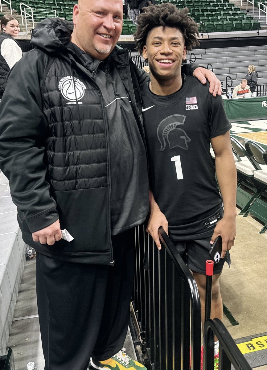 Dwilliams1515's tweet image. Despite a tough loss tonite to Michigan my guy @jeremy_fears put up huge numbers. #leader #2026draft 

31 Points
7 Assists
4 Steals
3 Rebounds
9/20 FG (45%)
12/14 FT (86%)