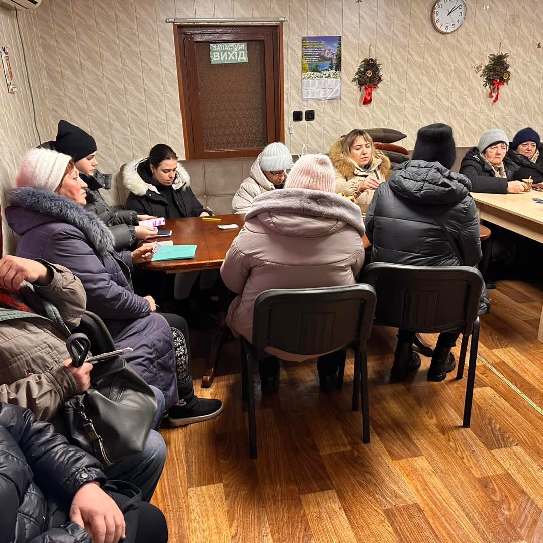HFoundation2025's tweet photo. At Domik Kamianske: Aid shared after a tough night. Displaced men—fathers &amp; grandfathers with loved ones on the front—received coffee, hugs, conversation &amp; help.
Reminding them: You are seen &amp; not alone.
Thank you, Heartstone Family. 💙💛 #HeartstoneFoundation https://t.co/ic0IE76pRU