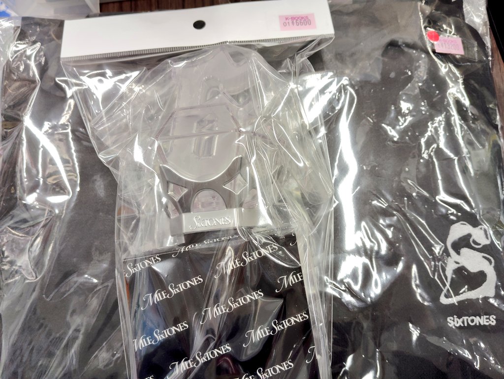 入荷情報】 #SixTONES #MILESixTONES のグッズが入荷致しました