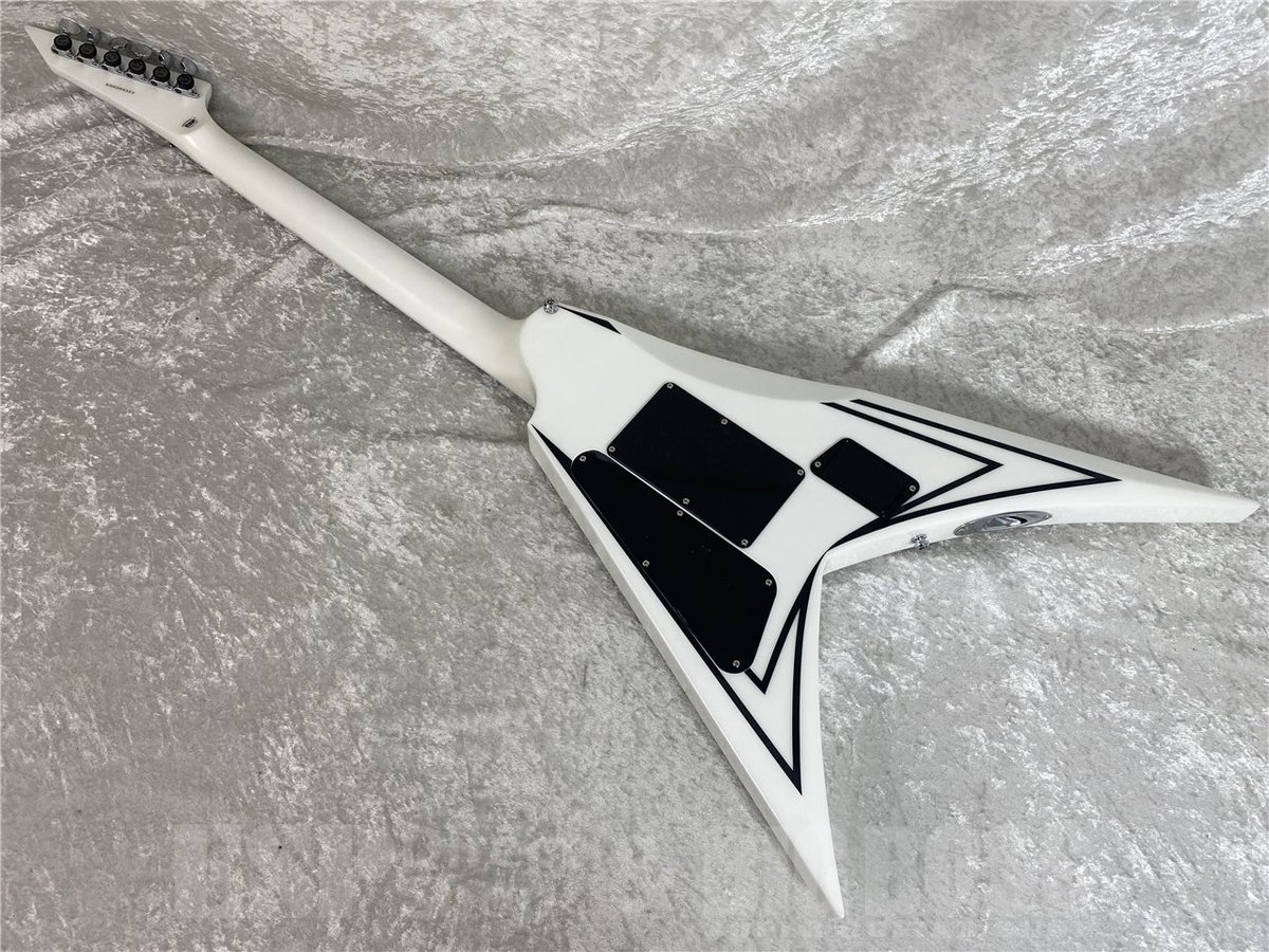 BIGBOSSekimae's tweet image. E-II SVが久しぶりの入荷です‼
WhiteにBlack Stripesが超クール🌊
王道のEMG81を2基マウント
更にブースターも搭載しています🎶
大変人気機種になっておりますので
気になる方はお早めに🔥🔥🔥

ご注文はこちらから🔽🔽🔽
digimart.net/cat01/shop58/D…