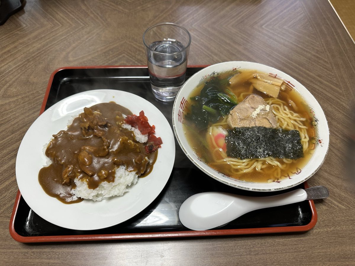 栃木県大田原市
乃ん喜

ハーフセット

ラーメンだけ普通サイズにしてもらってカレーはハーフで😏
今日で閉店だって😭
お疲れ様でした🙇🏻‍♂️
美味しく頂きました🍜🍛