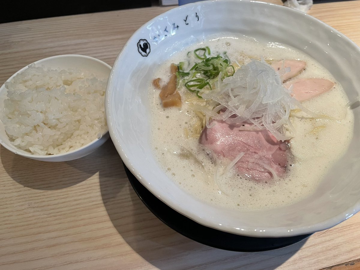 うますぎた濃厚な塩ラーメン