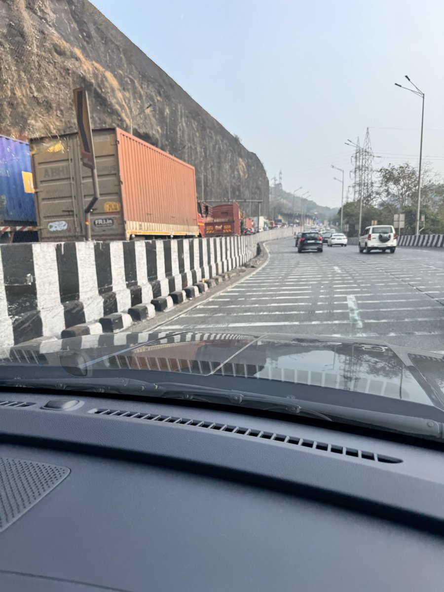 vinitbhavi's tweet photo. Absolutely crazy heavy traffic jams on the ghats of @Mumbai2PuneEway #Mumbai #pune #eway
They have opened other side
So folksy from Pune towards Mumbai folks will be stuck
I genuinely thought it will be better this weekend https://t.co/gFSMMCoGPG