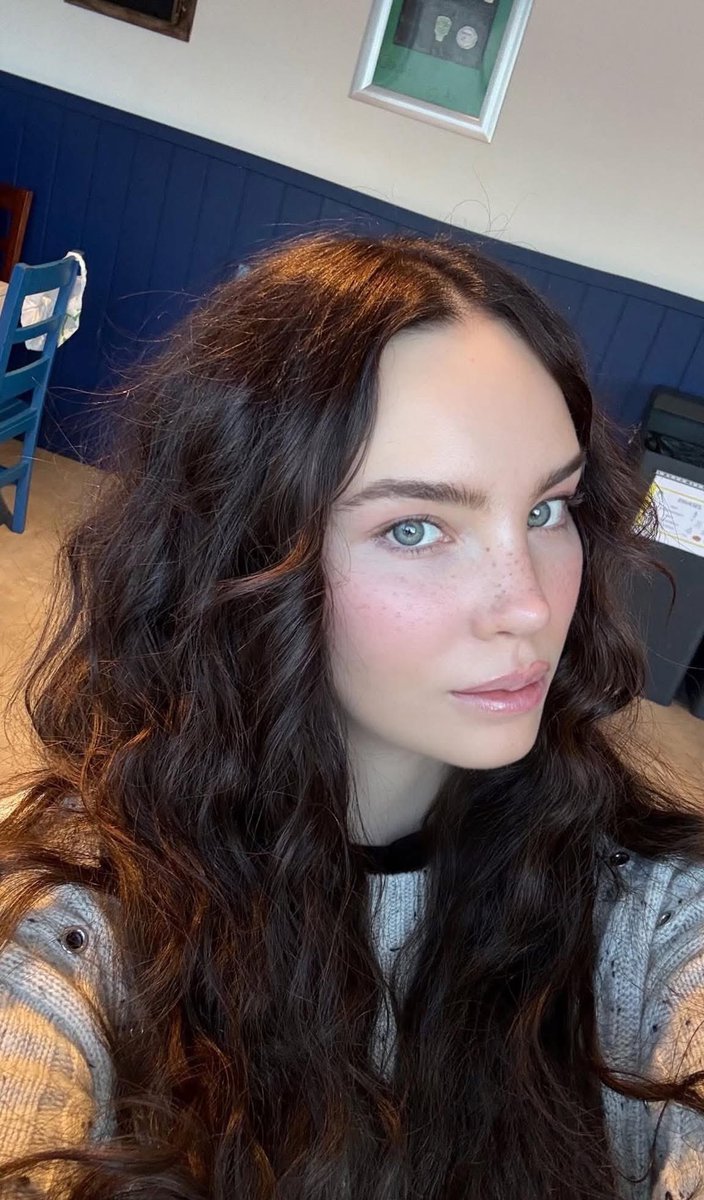 La princesa del pop latino @BelindaPop estrena nuevo look para su rol protagónico en la serie “Carlota”.